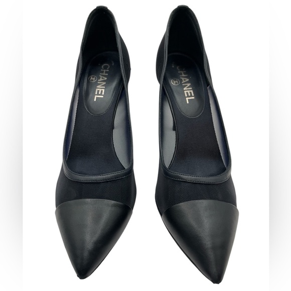CHANEL Escarpins Interlocking CC Logo Pumps Navy Blue Size 39.5EU, 9.5US - Picture 11 of 15
